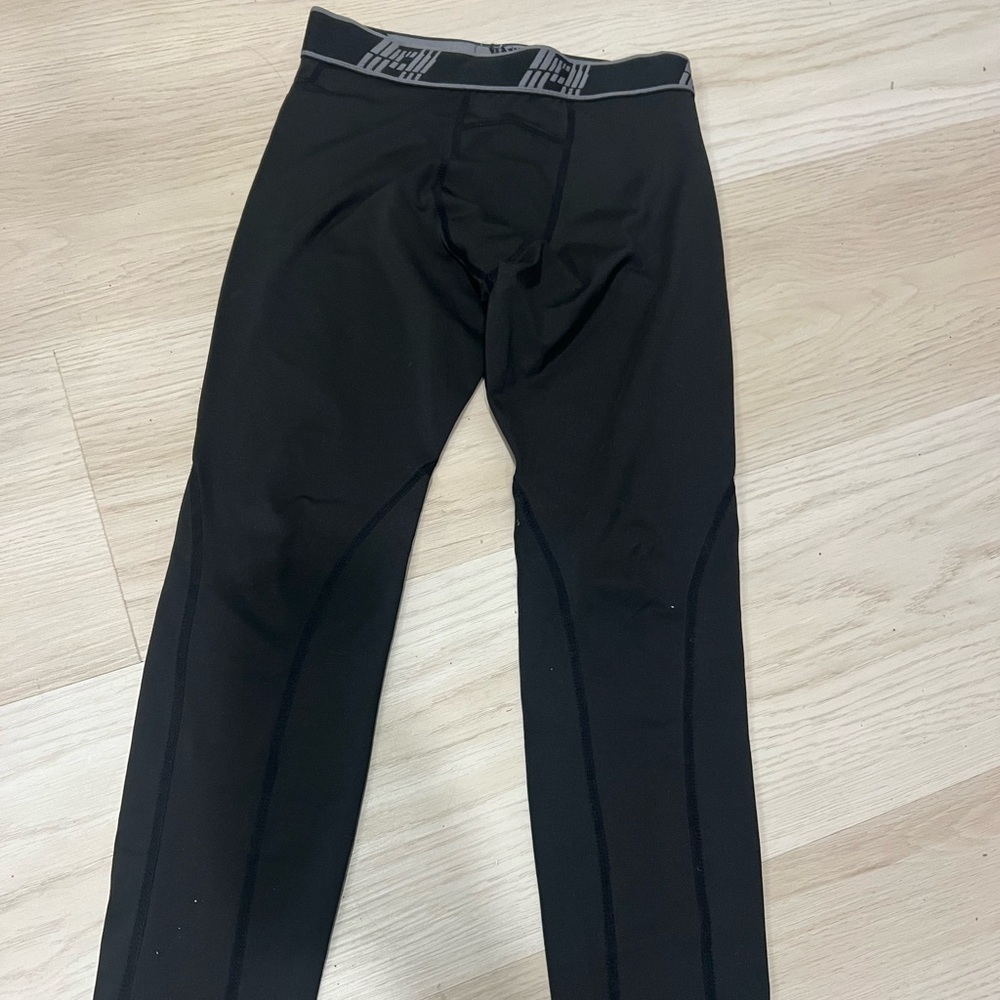 Boys black compression leggings size medium